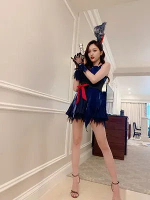 吴宣仪短裙美腿性感写真图片_4