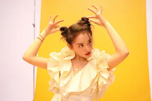 蒋依依酷美俏皮写真图片_1