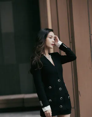 angelababy黑色西装优雅性感写真图片_2