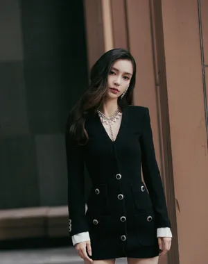 angelababy黑色西装优雅性感写真图片_5