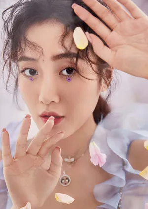 王梓薇仙气甜美写真图片_5