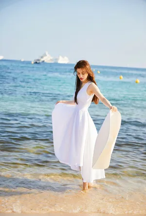 葛天唯美性感户外写真