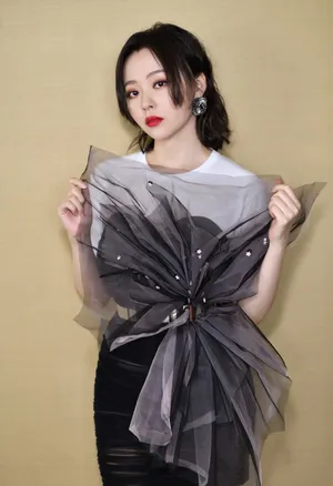 张靓颖俏皮少女风减龄写真图片_2