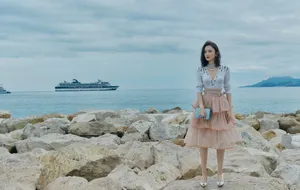 古力娜扎复古浪漫戛纳海边写真图片_2