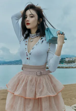 古力娜扎复古浪漫戛纳海边写真图片_3