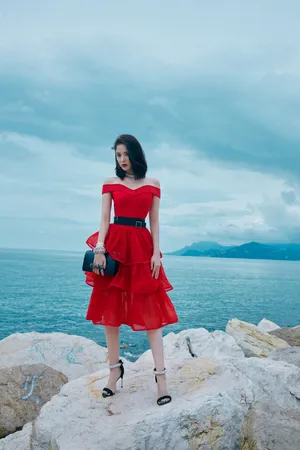 古力娜扎复古浪漫戛纳海边写真图片_4