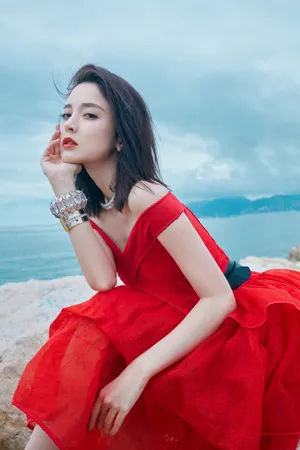 古力娜扎复古浪漫戛纳海边写真图片_5