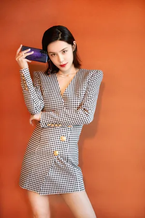 韩丹彤精致性感写真图片_5