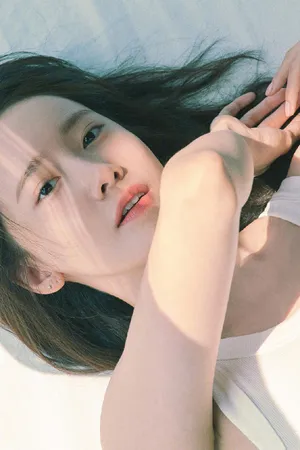 林允儿仙气清纯时尚写真图片_5