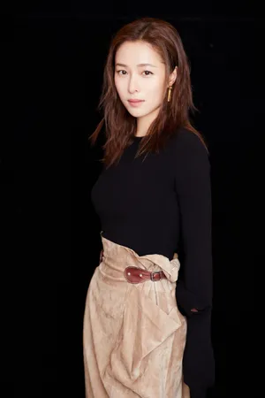 江一燕温柔甜美写真图片_5