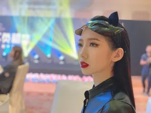 孟美岐COS猫女性感活动图片