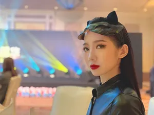 孟美岐COS猫女性感活动图片