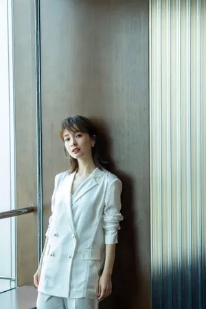 吴昕纯白清新淡雅写真图片_3