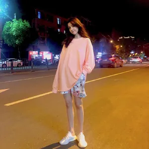 哈妮克孜甜美粉嫩街拍图片_2