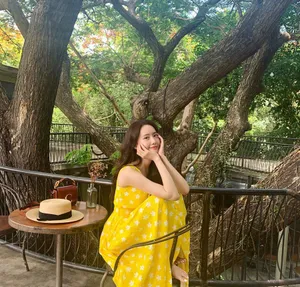林允儿鹅黄少女私服图片_1