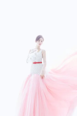 邓莎成熟妩媚时尚写真大片_4