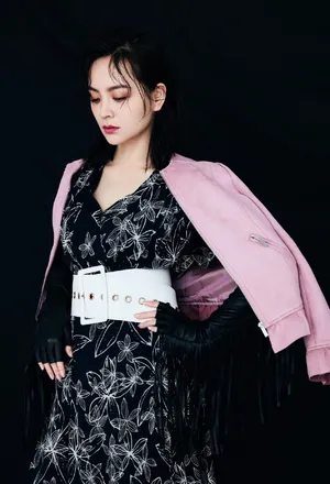邓莎成熟妩媚时尚写真大片_6
