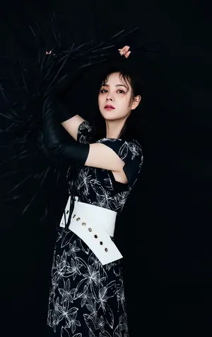 邓莎成熟妩媚时尚写真大片_8