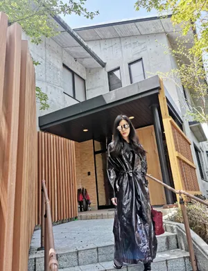 汤晶媚酷黑美艳街拍图片_4