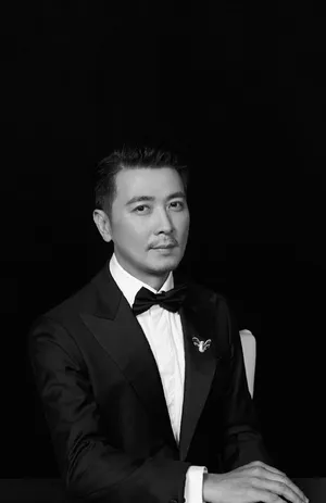 保剑锋成熟魅力西装写真图片