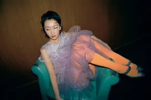 周冬雨摩登性感写真图片_4