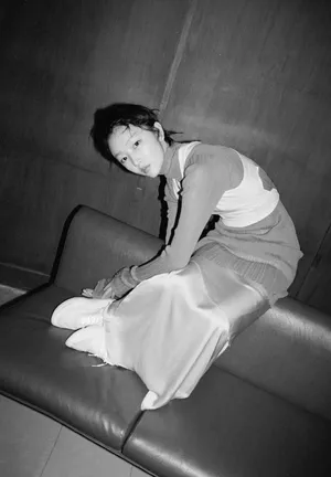 周冬雨摩登性感写真图片_6