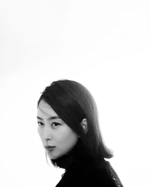 马苏优雅光影写真图片
