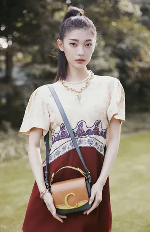 田依桐清爽甜美写真图片_1