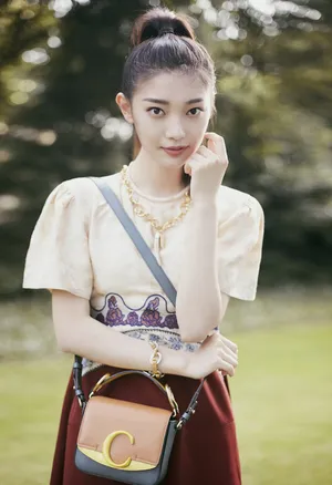 田依桐清爽甜美写真图片_3