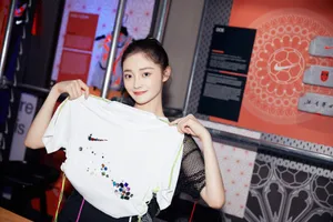 周洁琼性感甜美写真图片