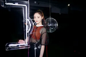 周洁琼性感甜美写真图片_2