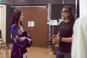 倪妮优雅话剧彩排图片_2