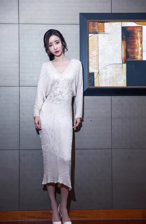 刘凡菲优雅婀娜活动照图片_2