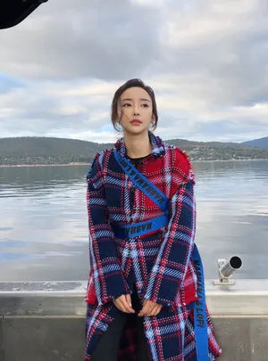 刘凡菲户外性感时尚写真