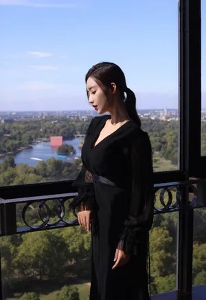 刘凡菲国外旅拍图片_5