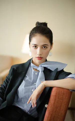 董琦清新御姐范活动写真图片_3