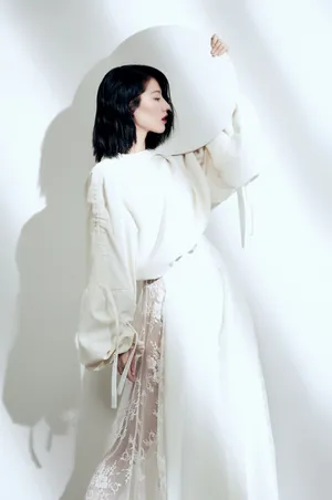 董琦性感妩媚时尚写真图片_2