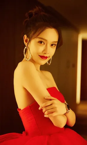 黄一琳美艳性感活动写真图片_5
