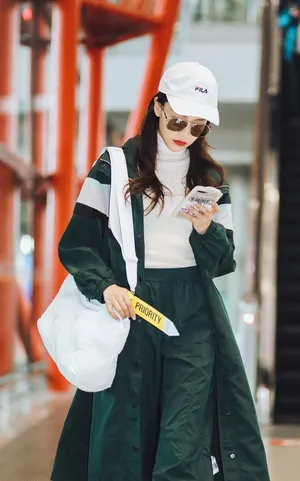 黄一琳休闲时尚机场照图片_1