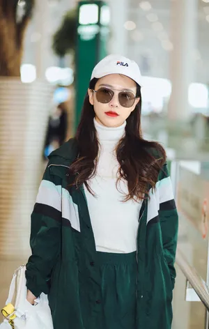 黄一琳休闲时尚机场照图片_6
