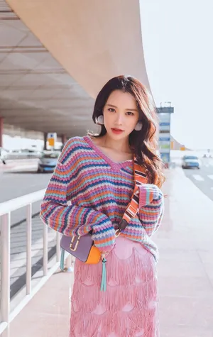 黄一琳清新甜美机场照图片_4
