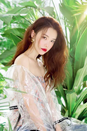黄一琳性感迷人时尚杂志封面大片_2