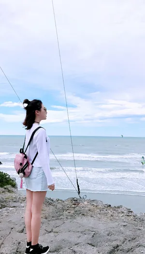 杜雨宸海边休闲唯美写真
