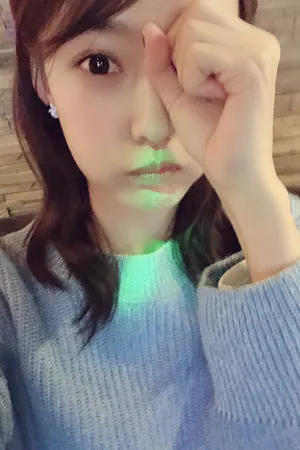 林源甜美俏皮自拍照图片_4