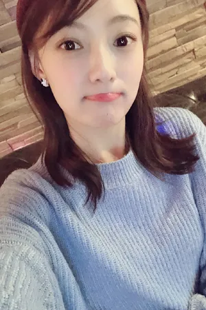林源甜美俏皮自拍照图片_5