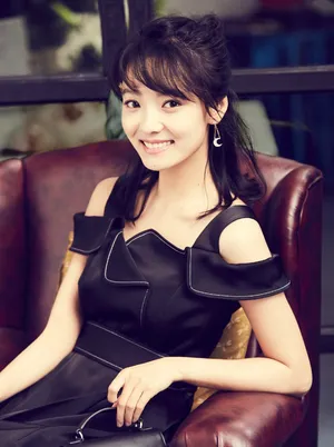 林源性感妩媚时尚写真图片