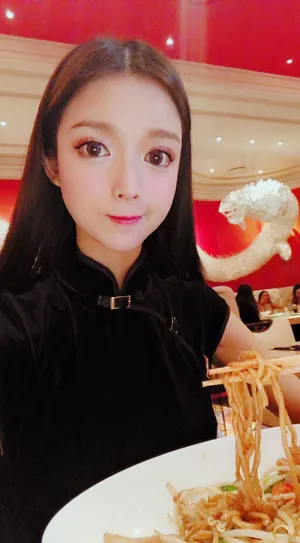 叶子淇性感旗袍诱惑写真图片