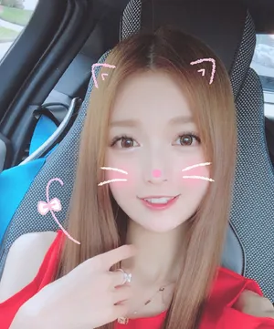 叶子淇超萌猫咪自拍图片_2