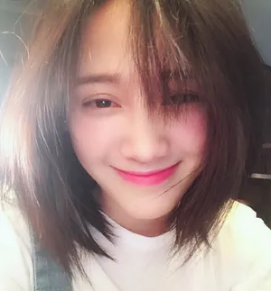 郑湫泓俏皮可爱自拍照_2