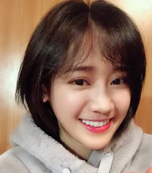 郑湫泓俏皮可爱自拍照_6